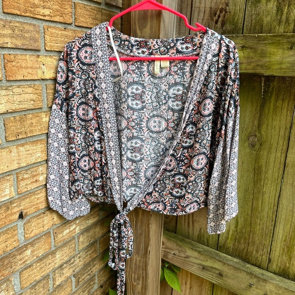 Japna Red and Black Tie Front Crop Blouse - Picture 1 of 3